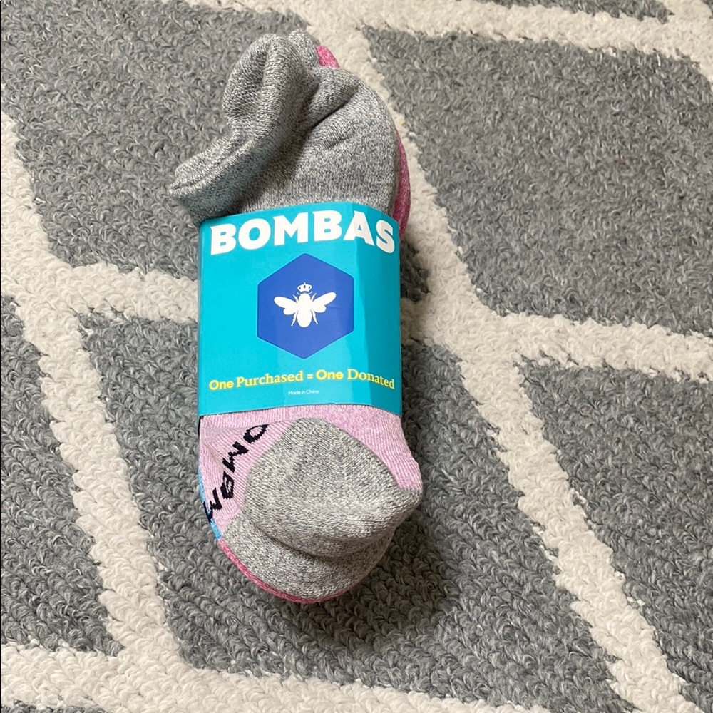 NWT - Women’s Bombas Socks 6 pack - Medium (sz 8-10.5)